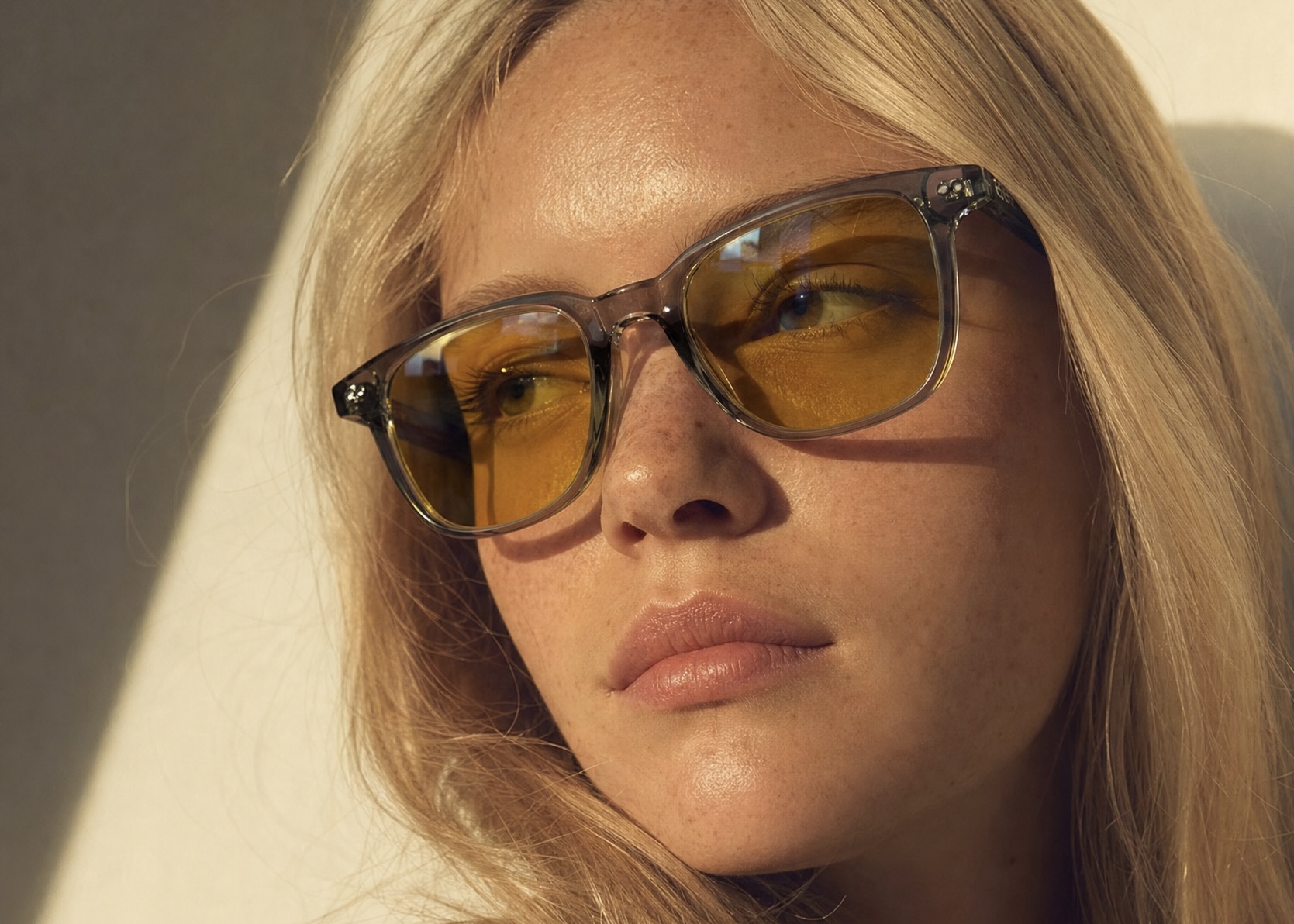 REM28 eyewear on model